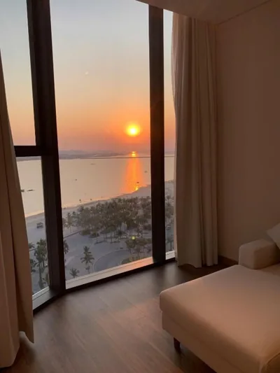 One-Bedroom Apartment with Balcony and Sea View — Home by the sea Ha Long bay